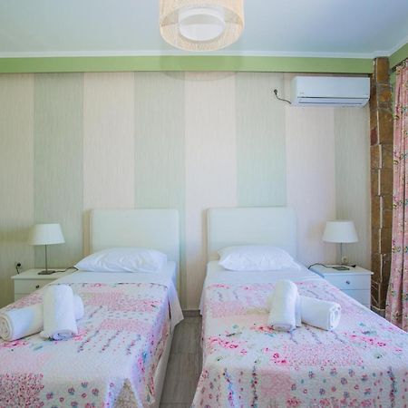 Laura Beach House アリケス エクステリア 写真