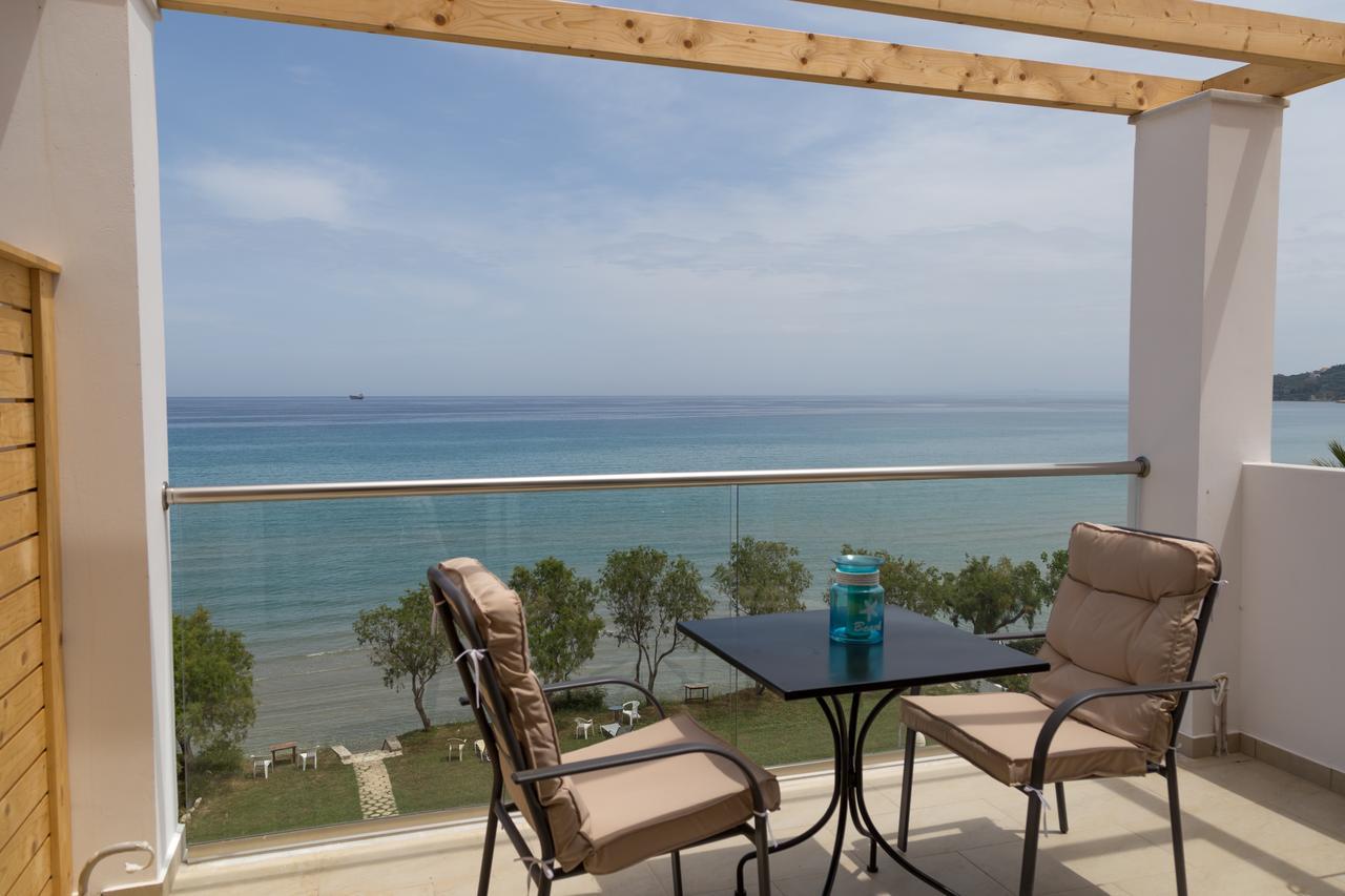 Laura Beach House アリケス エクステリア 写真