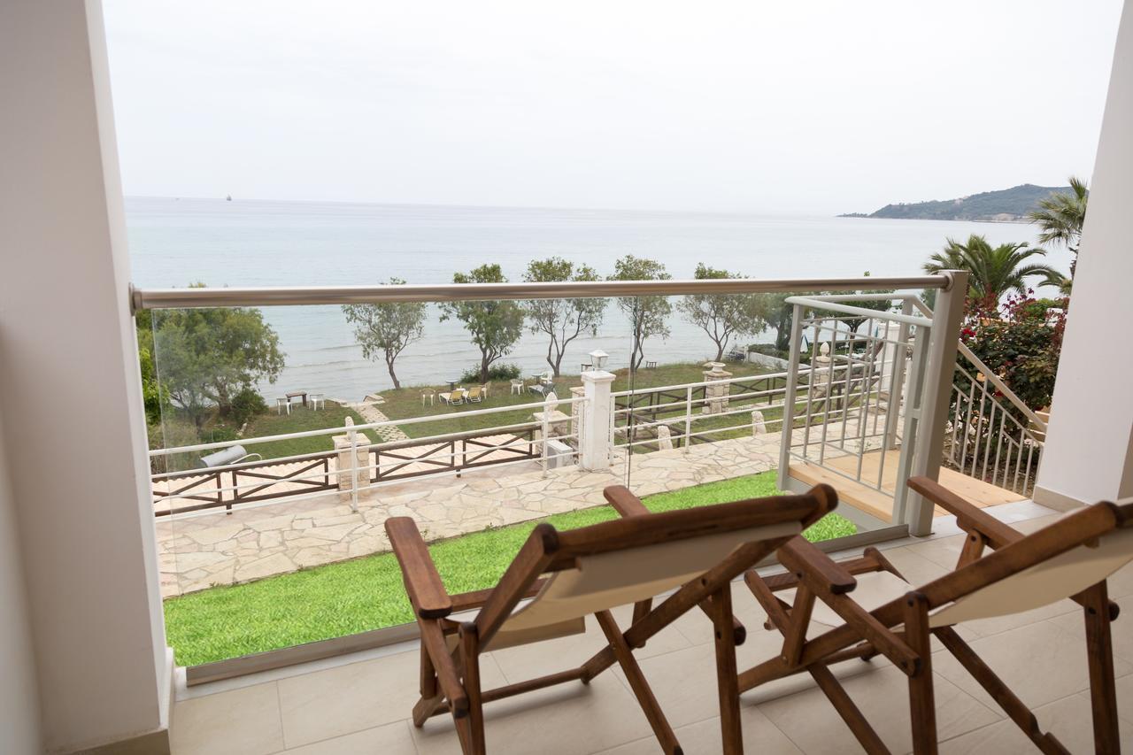Laura Beach House アリケス エクステリア 写真