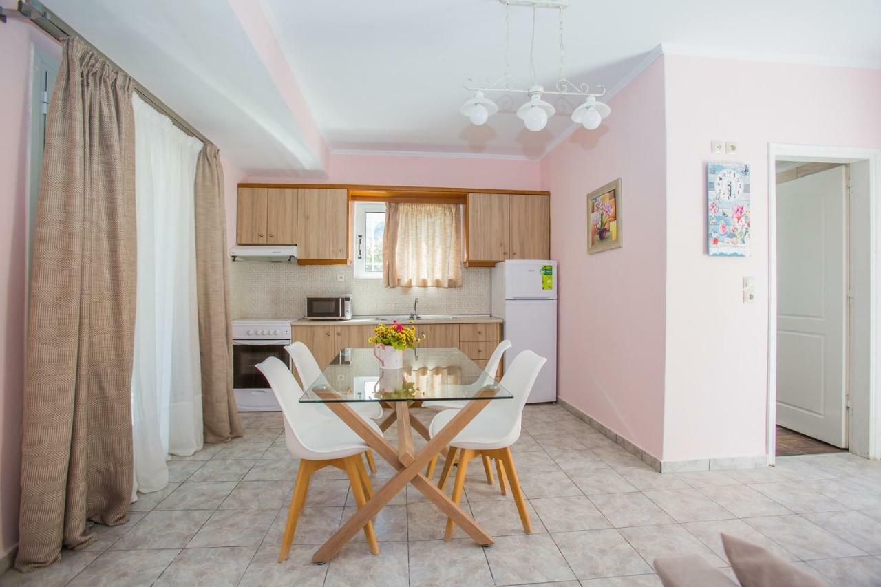 Laura Beach House アリケス エクステリア 写真